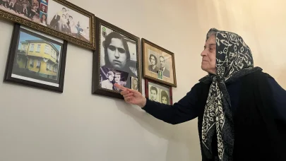Girit lehçesinin son temsilcisi, ezberlediği manilerle kültürünü yaşatıyor