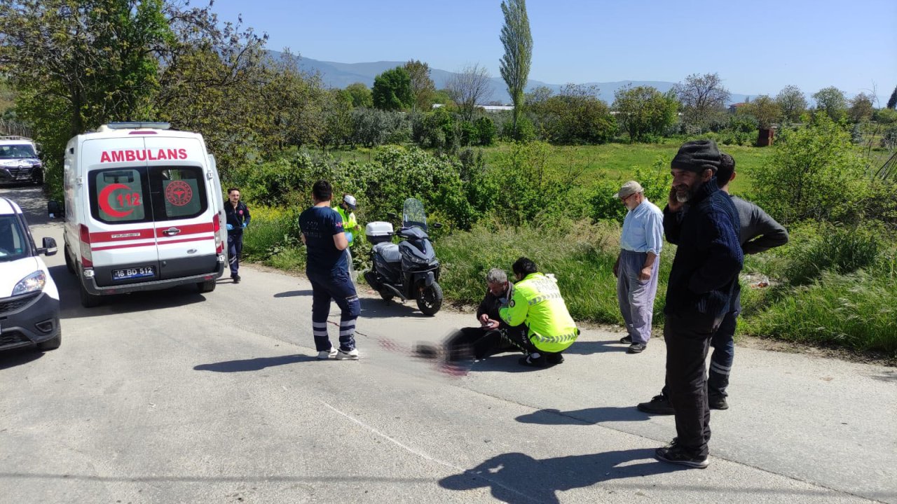 Kamyonetle çarpışan motosikletteki çift yaralandı
