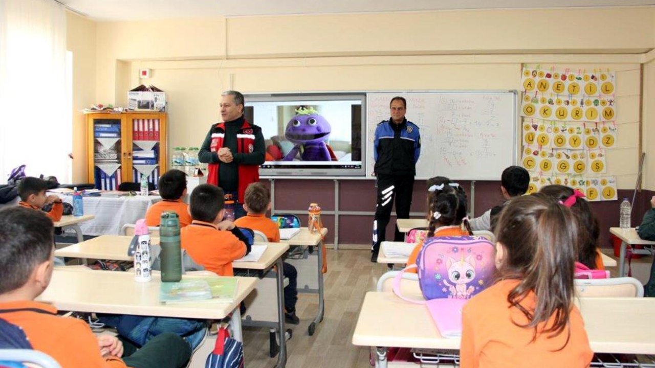 Kırklareli'de ilkokul öğrencilerine akran zorbalığı eğitimi
