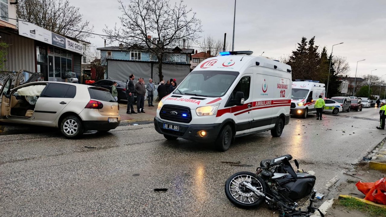 Otomobil ile motosiklet çarpıştı, 1 ölü 1 yaralı