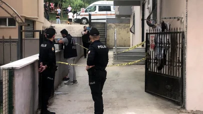2 yaşında bebek 5'inci katın penceresinden düşerek öldü