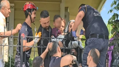 Asaf'ın bacağından operasyonla alınan korkuluk demiri, yerine tekrar monte edildi