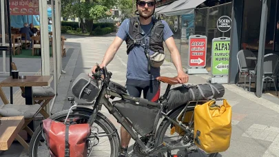 Bisiklet tutkunu Fransız'ın, Vietnam yolundaki 8'inci durağı Yalova oldu