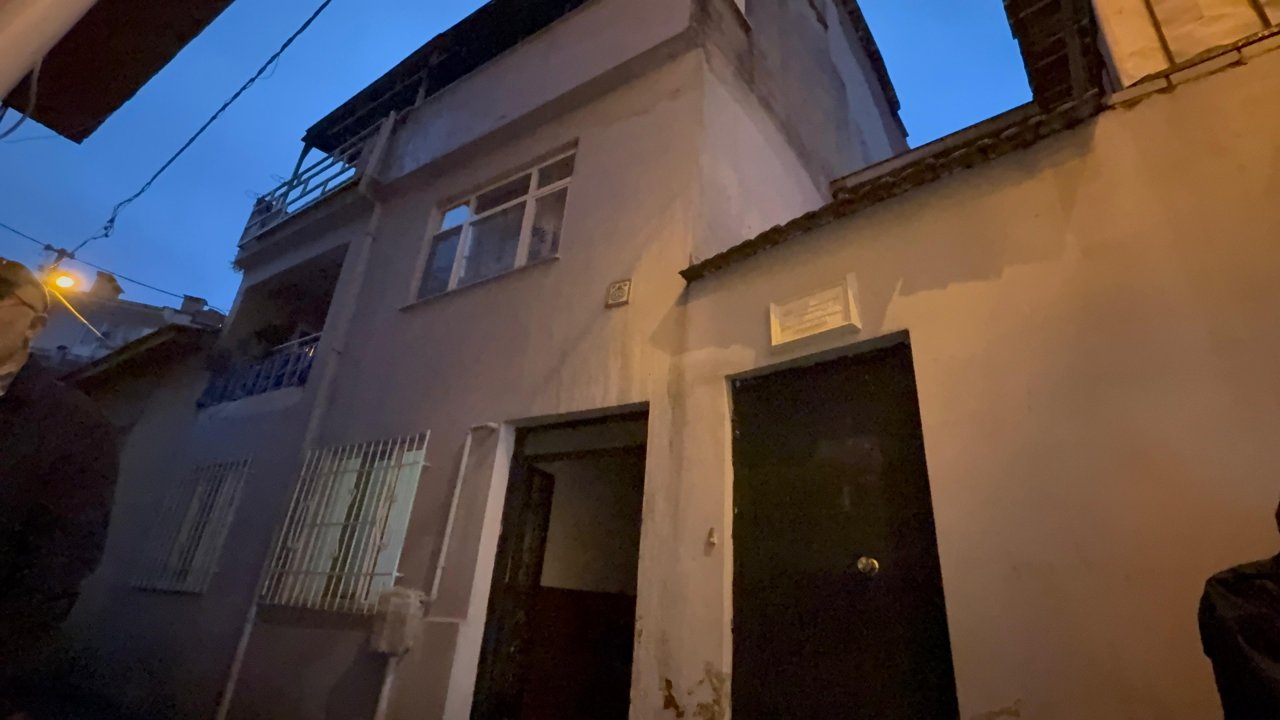 Bursa'da ev yangını; 1 ölü