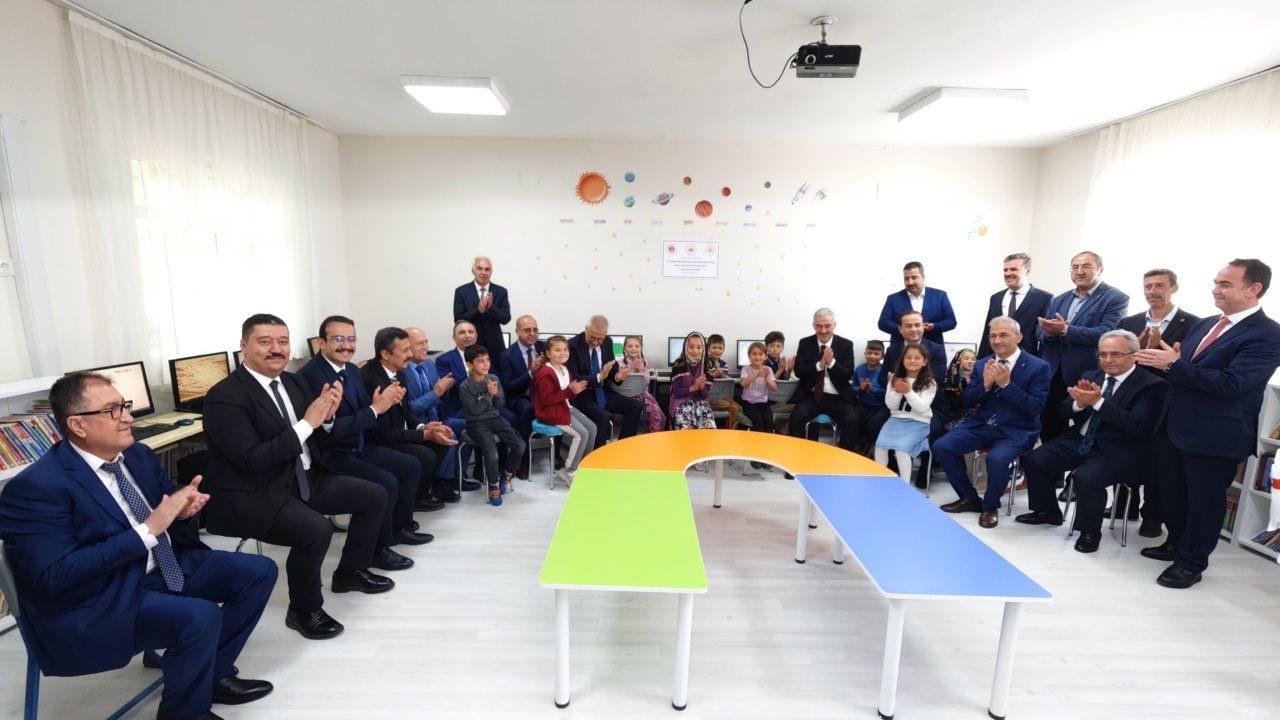 Bursa'da kamu kaynaklarıyla eğitime destek: 64 bilgisayar Keles'teki köy okullarına kuruldu