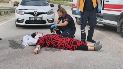 Bursa'da, otomobilin çarptığı kadın yaralandı