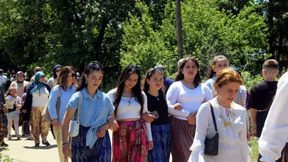 Çanakkale’de 'Aşıklar Sokağı' gençlerle doldu