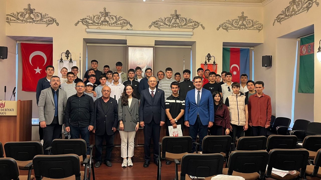 Dilovası’nda gençlere hem eğitim hem kültür desteği