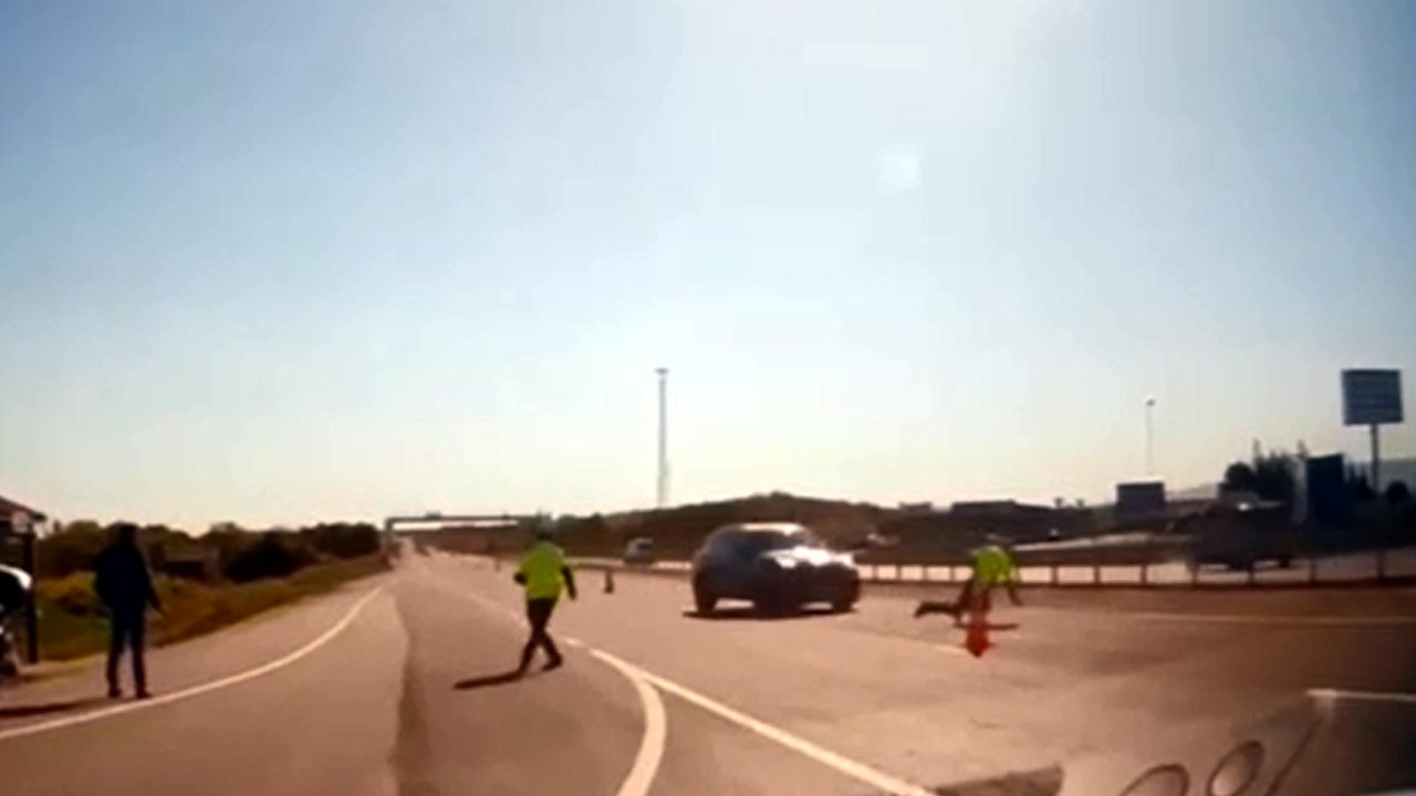 Dur' ihtarında bulunan polise çarpıp kaçtıktan sonra kaza yaptı; saklandığı menfezde yakalandı