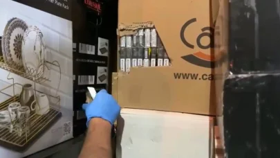 Durdurulan minibüsten 35 bin paket kaçak sigara çıktı