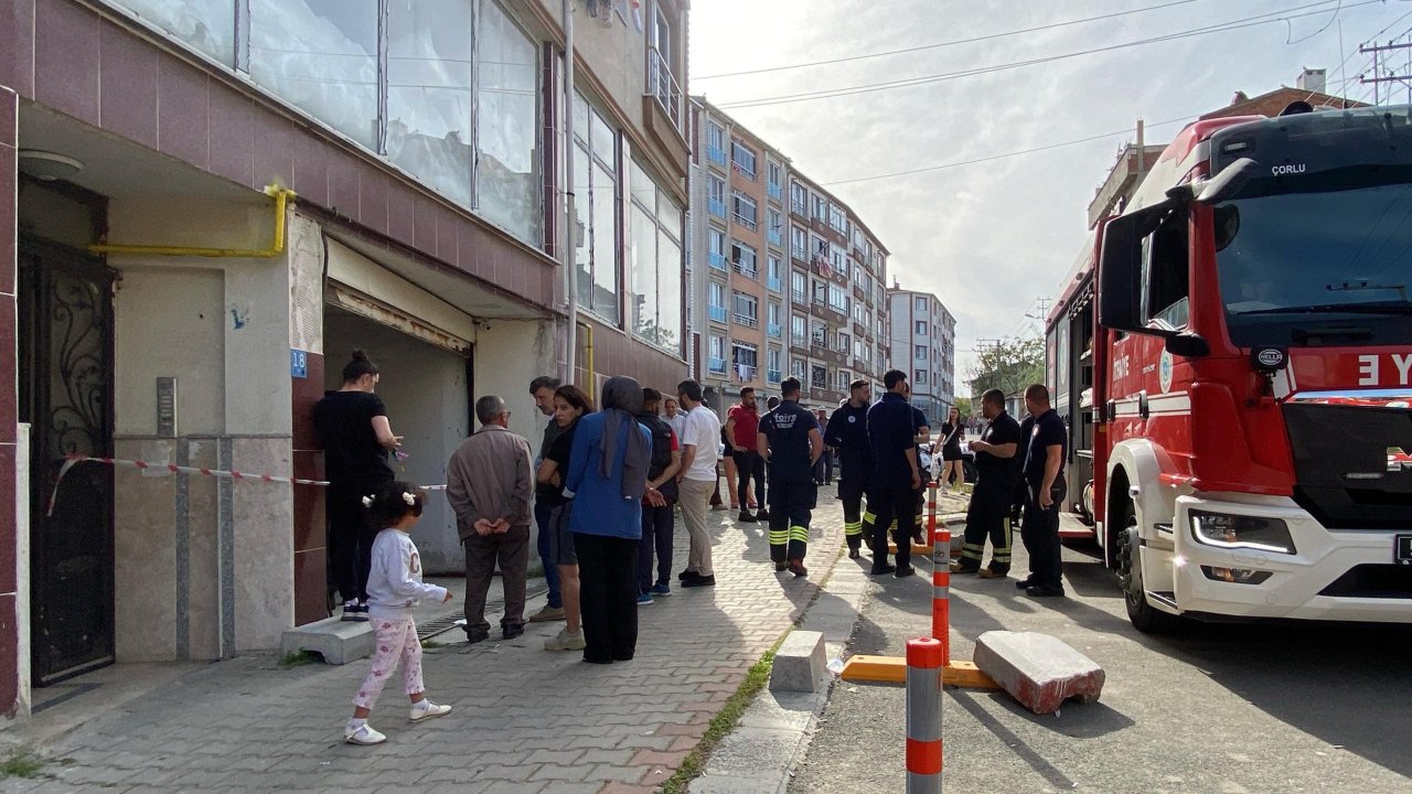 Garajda tamir ettiği otomobilin altında kalarak can verdi