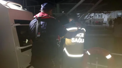 Kalp krizi geçiren gemi personelini Sahil Güvenlik ekipleri kurtardı