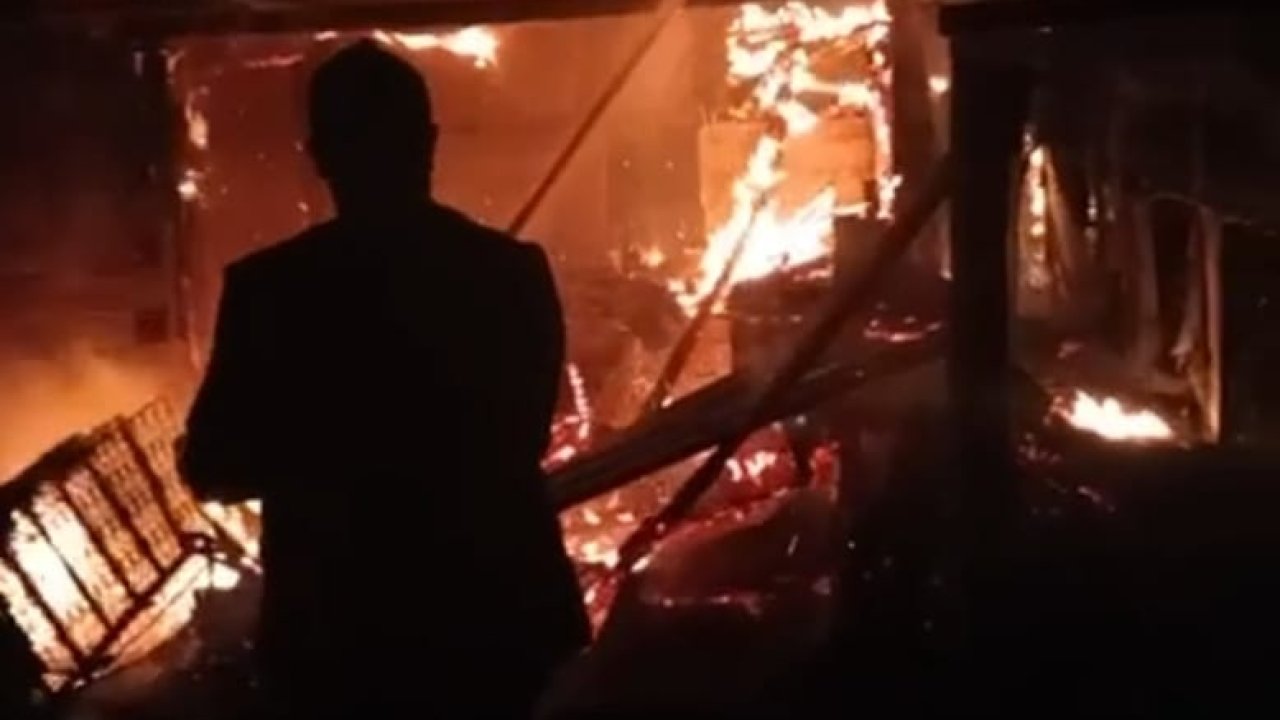 Köy fırını ile ardiyesi yangında kullanılamaz hale geldi