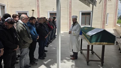 Motosiklet kazasında ölen eski futbolcu toprağa verildi