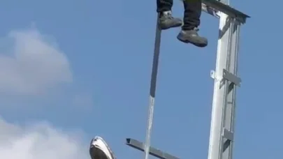Önlem almadan çıktığı elektrik direğinde tel değiştirdi