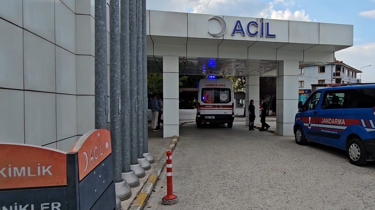 Sakarya’da, maskeli şüphelilerin silahlı saldırısına uğrayan 2 kişi yaralandı
