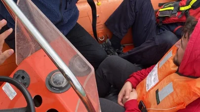 Sapanca Gölü’nde botta mahsur kalan 2 kişi kurtarıldı
