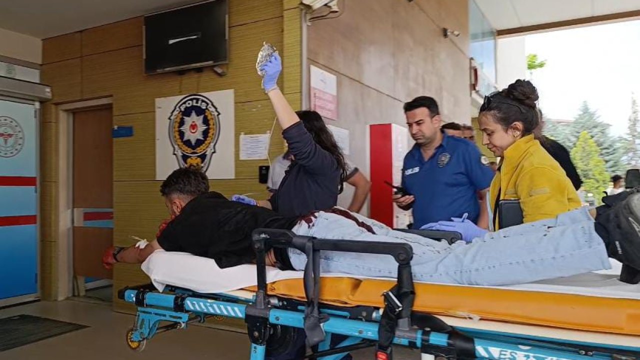 Sokakta tartıştığı kişiyi sırtından bıçakladı