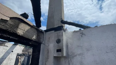 Taraklı'da 2 katlı ev yangında kullanılmaz hale geldi