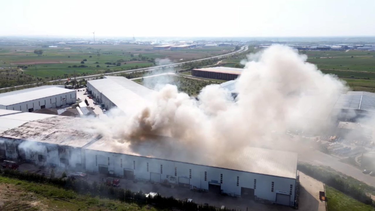 Tekirdağ'da fabrika yangını; alevler kontrol altında