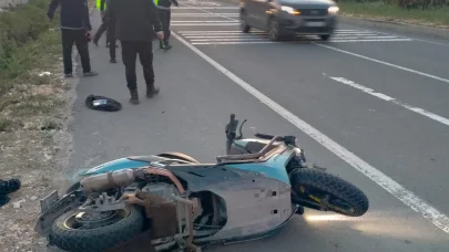 TIR’a arkadan çarpan motosikletin sürücüsü ağır yaralandı