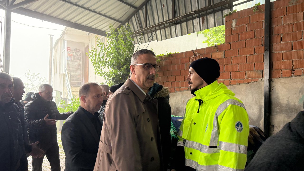 Traktörün altında kalan Aysima, aracı kullanmak istemiş