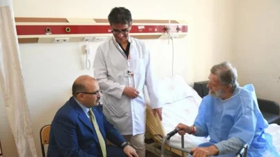 Vali Ustaoğlu, Ahmet Mekin’i tedavi gördüğü hastanede ziyaret etti