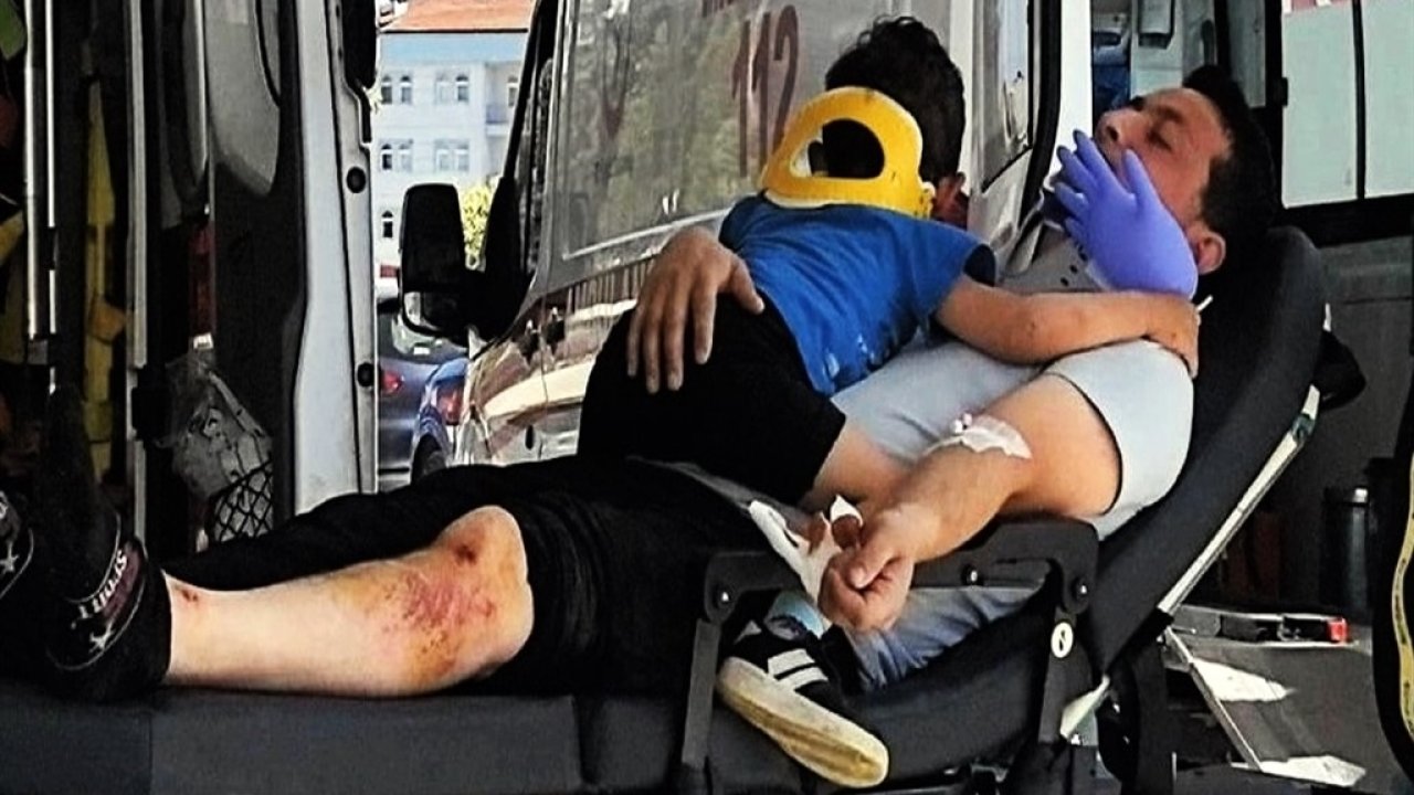 Yaralı babasıyla aynı sedyede, eldivenden şişirilen balonuyla hastaneye kaldırılan Ömer Salih, taburcu oldu