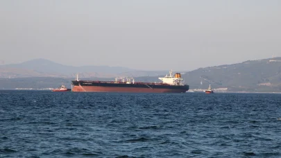 Çanakkale Boğazı’nda gemi arızası; boğaz trafiğe kapatıldı