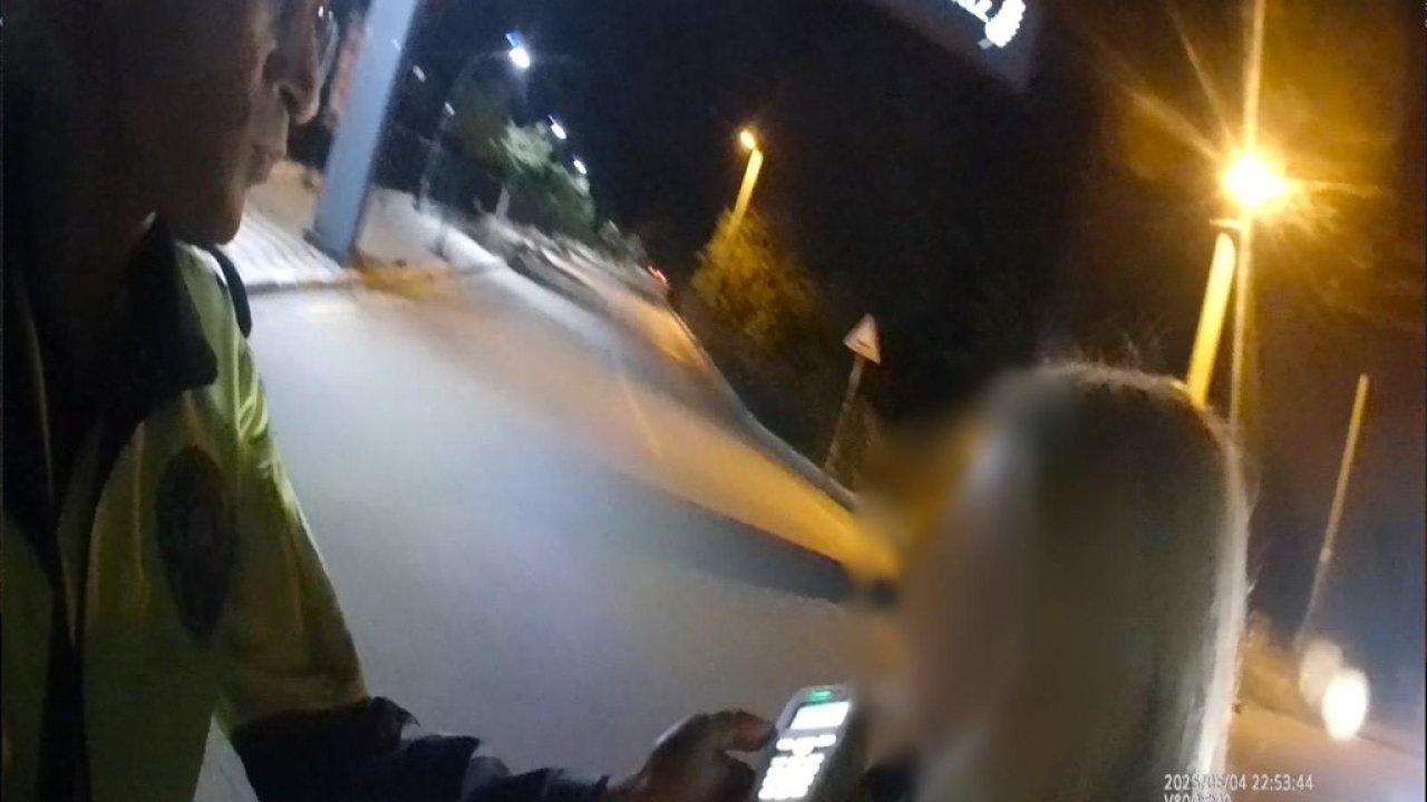 Ehliyetine 2043 yılına kadar el konulan sürücü, direksiyon başından canlı yayın yaptı