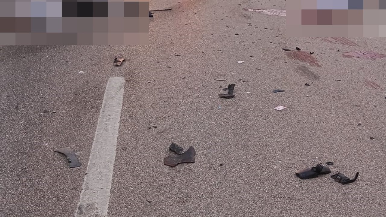 Emniyet şeridindeki TIR'a otomobil çarptı: 4 ölü