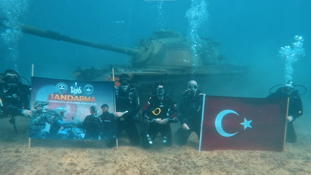 Jandarma, Saros'ta batık tanka dalış yaparak kuruluş yıl dönümünü kutladı