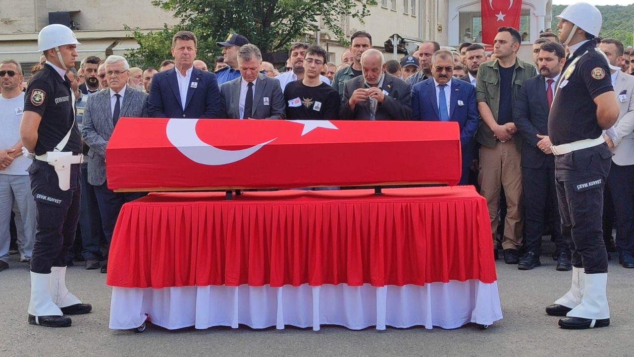 Kazada ölen polis memuru Sakarya’da toprağa verildi