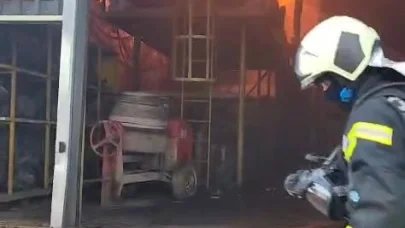 Kocaeli'de fabrika yangını söndürüldü