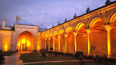 Osmanlı'nın şifahanesi Bayezid Külliyesi, haftanın 3 gecesi ziyarete açık olacak