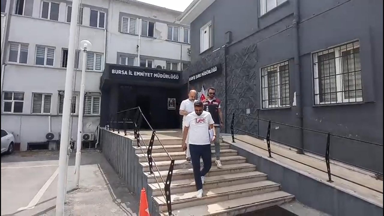 Patronu tarafından 'kredi notu yükseltme' vaadiyle kandırılıp, 817 bin TL dolandırıldı