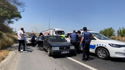 Polisin 'dur' ihtarından kaçan otomobilde, 5 suçtan aranan şüpheli yakalandı
