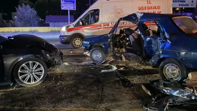Sakarya'da 2 otomobil çarpıştı; 5 yaralı