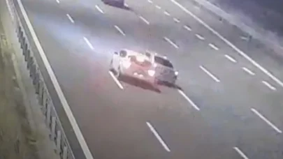 Takla atan otomobilden fırladı; 5 yaralı