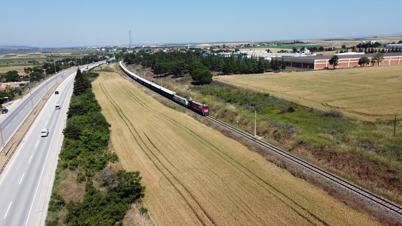 Tarihi Orient Express, Kapıkule'de halk oyunları gösterileriyle karşılandı
