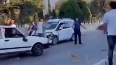 Trafik kazasının ardından tartıştığı 5 kişilik aileyi bıçakladı