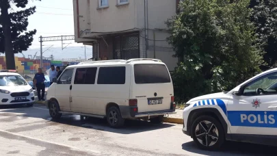 ‘Uygunsuz giyinme’ tartışmasında komşusunu sapayla yaraladı