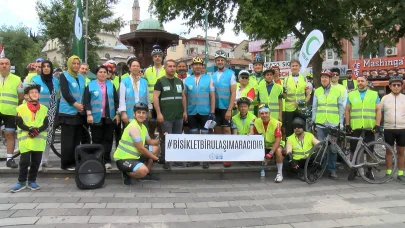 Yeşilay'ın geleneksel bisiklet turunda 300 gönüllü pedal çevirdi