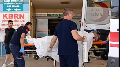 3 katlı apartman inşaatında iskeleden düşen bina sahibi ağır yaralandı