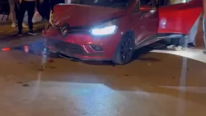 3 otomobilin karıştığı zincirleme kazada 4 kişi yaralandı