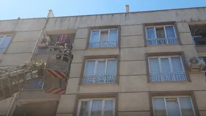 5 katlı apartmanın çatısında çıkan yangın söndürüldü