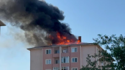 Çorlu’da 8 Katlı Apartmanın Çatısında Yangın