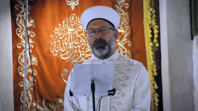 Ali Erbaş: Kutsallarımıza saldıran dahili ve harici şer odaklarına karşı uyanık olmamız gerekir