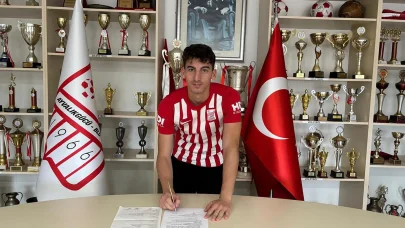 Ayvalıkgücü Yavuz Selim Taşer ile devam ediyor