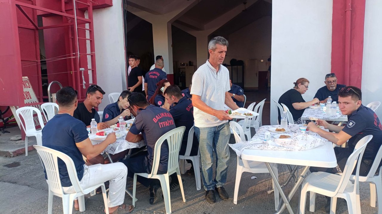 Ayvalık'ta itfaiyeciler için 'vefa yemeği'